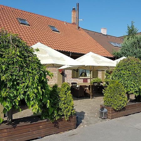 Barock Restaurant & Pension Topoľčany Εξωτερικό φωτογραφία