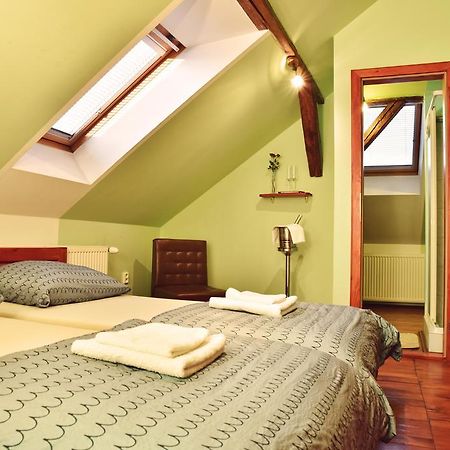 Barock Restaurant & Pension Topoľčany Εξωτερικό φωτογραφία