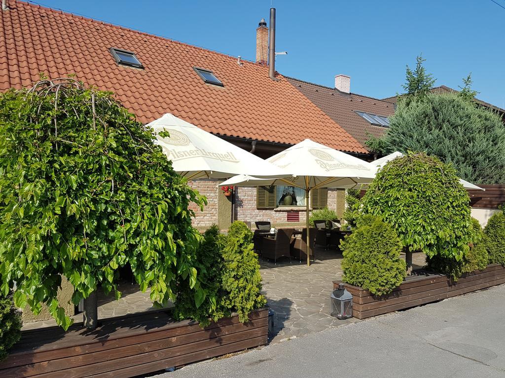 Barock Restaurant & Pension Topoľčany Εξωτερικό φωτογραφία
