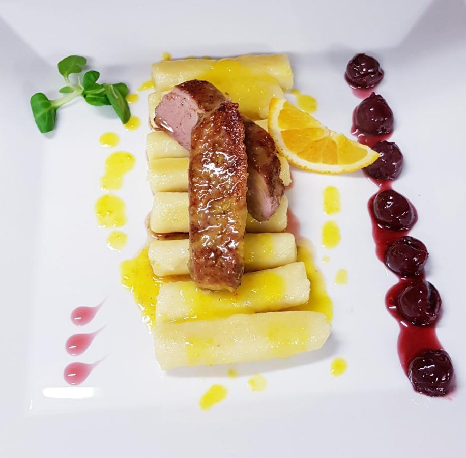 Barock Restaurant & Pension Topoľčany Εξωτερικό φωτογραφία